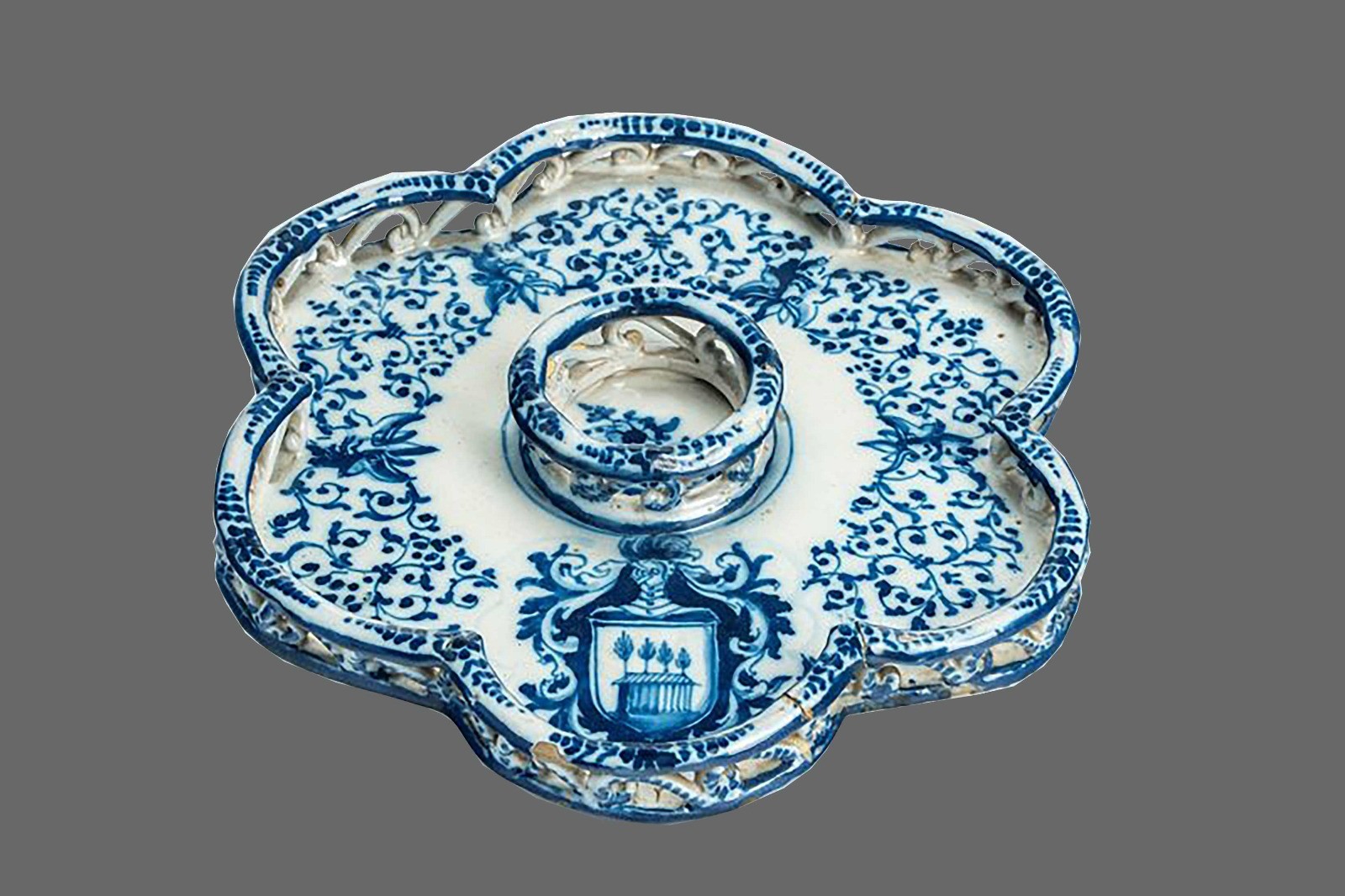 Six-lobed raised dish with pierced railing, Savona manufacture, 18th century